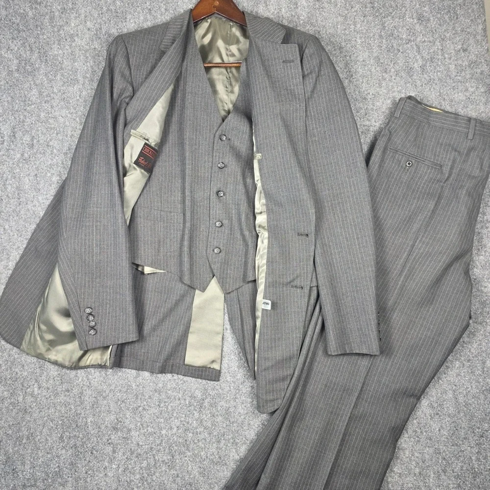 Vtg Cricketeer 3 Piece Suit Mens 42L Grey Wool Pinstripe Union Made USA Mobster